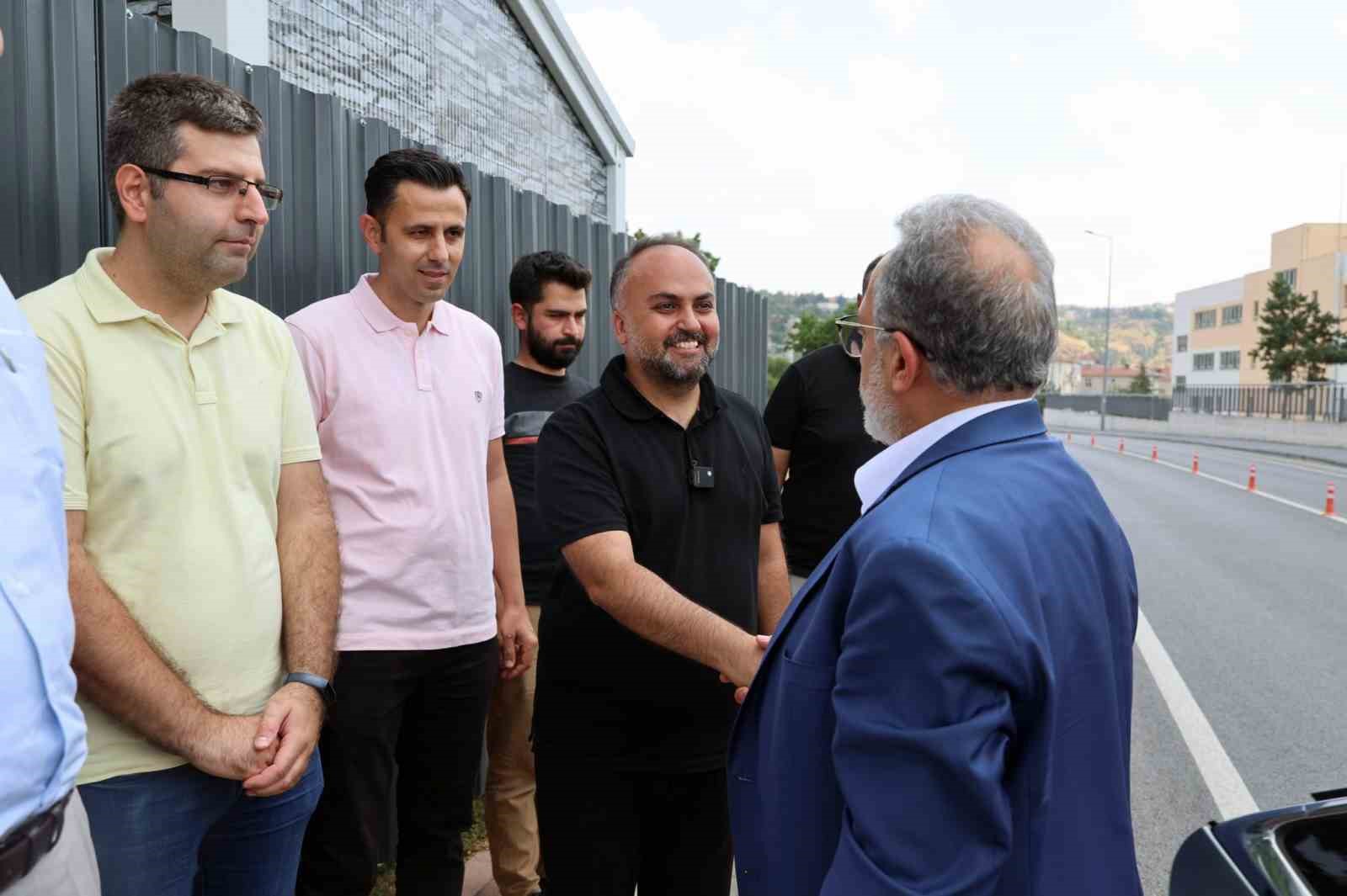 baskan-yalcin-dan-kalpaklioglu-ailesine-tesekkur