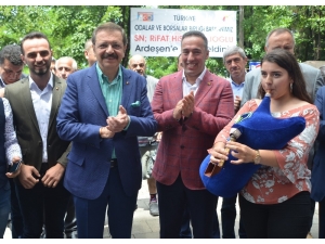 Türkiye Odalar Ve Borsalar Birliği (Tobb) Başkanı M. Rifat Hisarcıklıoğlu Rize’de