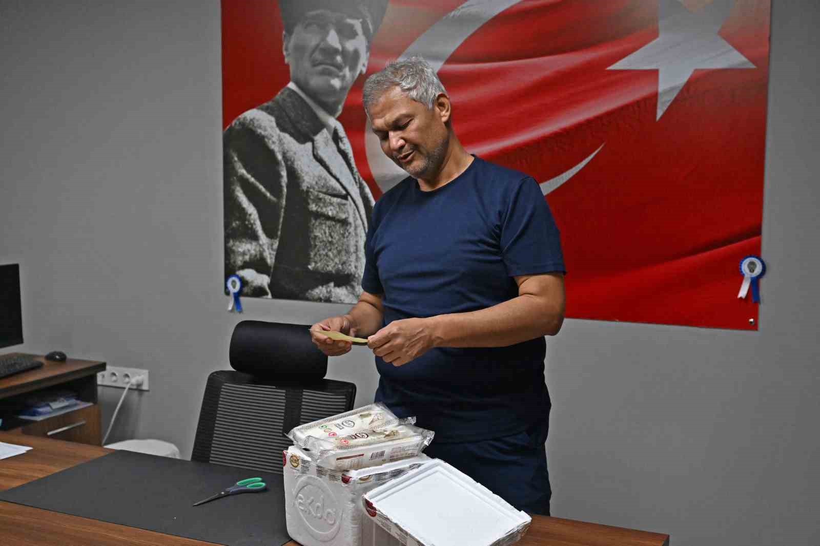 depremde-annesinin-cenaze-naklini-yapan-ekiplere-3-5-yil-sonra-duygulandiran-tesekkur