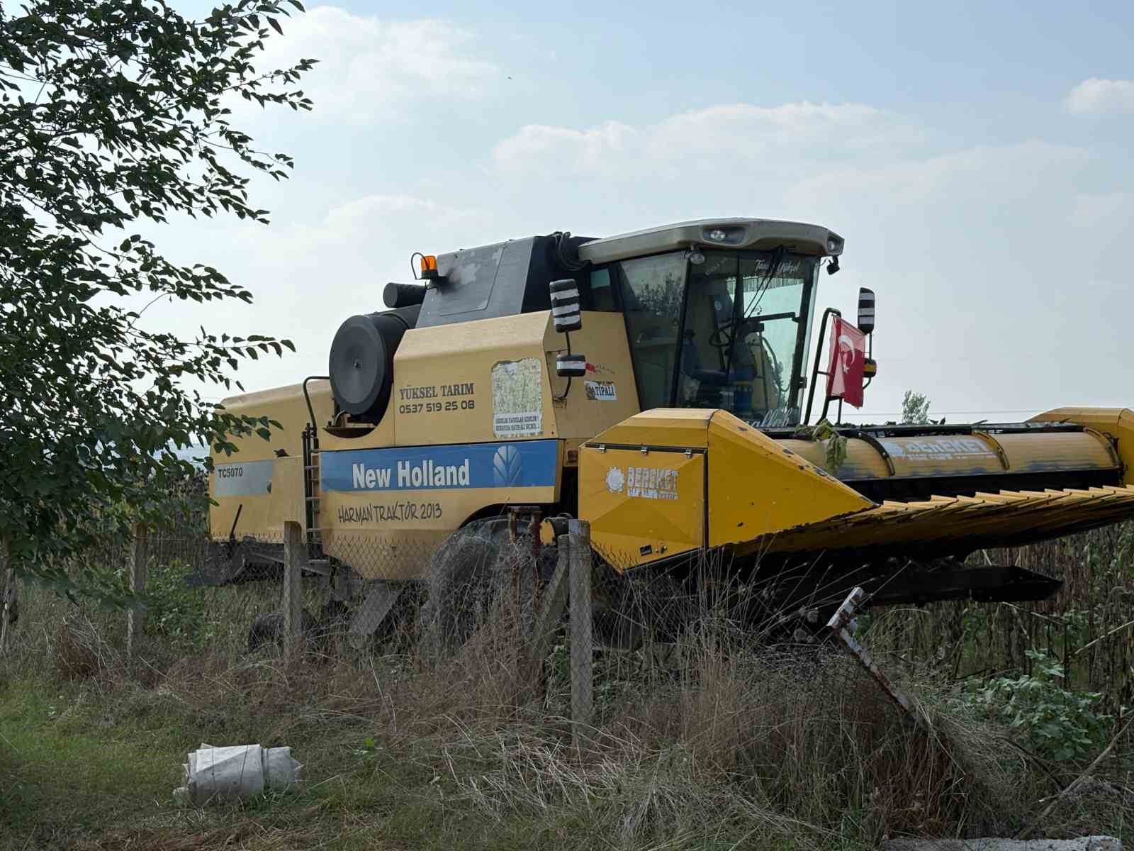 osmaniye-de-yerli-ve-milli-aycicegi-cesitlerinde-ilk-hasat-yapildi