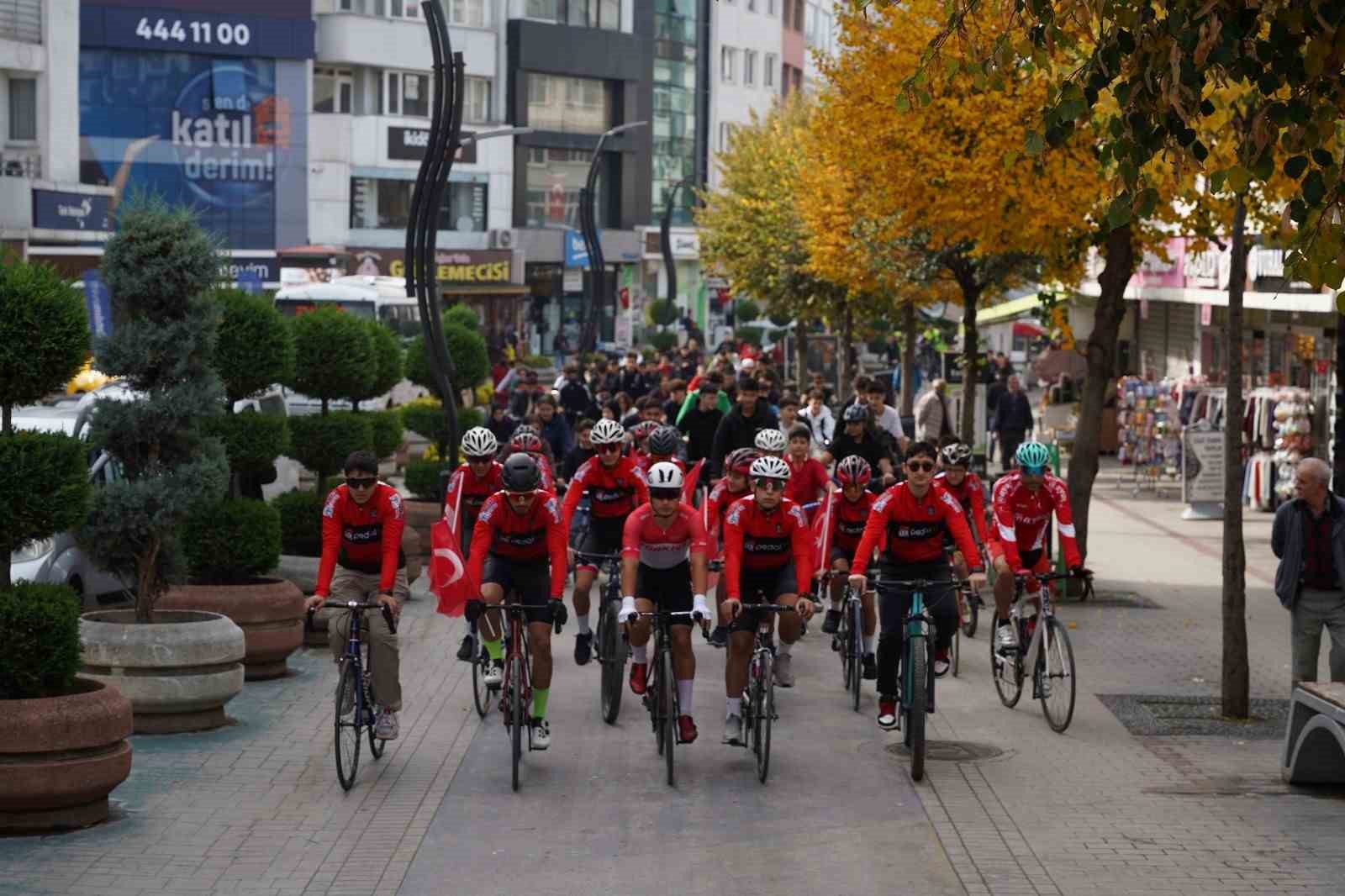 bolu-da-cumhuriyet-in-103-uncu-yilina-ozel-bisiklet-turu