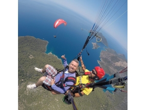 Yamaç Paraşütü Yere Çakıldı, Pilotu Hayatını Kaybetti