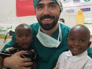 Tatil Yapmak Yerine Gönüllü Sağlık Hizmeti Verdiler