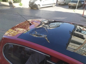 Seyir Halindeki Otomobilin Üzerine 5’inci Kattan Atılan Koltuk Düştü