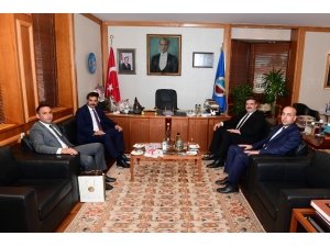 Ülkü Ocakları Genel Başkanı Ateş’ten Rektör Çomaklı’ya Ziyaret