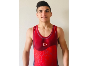 Büyükşehirli Güreşçiye Milli Davet