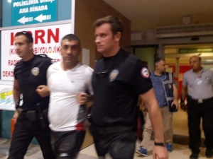 El Feneriyle Eve Girip Suçüstü Yakalanan Hırsızlar Tutuklandı