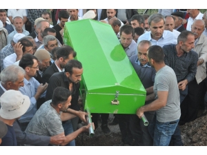 Barajda Boğulan Kardeşler Yan Yana Defnedildi