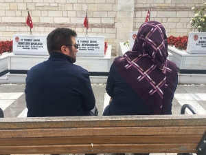 15 Temmuz’un Yıl Dönümünde Vatandaşlar Şehitlikte Dua Etti