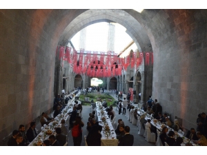 Erzurum’da Şehit Aileleri Ve Gaziler 15 Temmuz Yemeğinde Buluştu