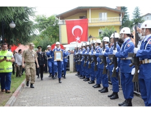 Hakkari Şehidi Son Yolculuğuna Uğurlandı