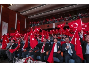 Bakan Kasapoğlu 15 Temmuz’un 3. Yılında Gençlerle Bir Araya Geldi