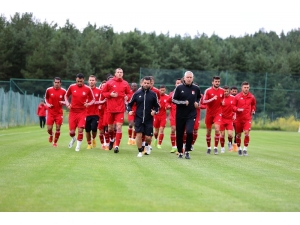 D. G. Sivasspor Bir Günlük İznin Ardından Çalışmalara Kaldığı Yerden Devam Etti