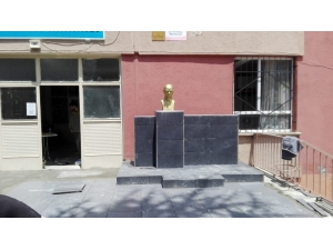Pazaryeri’nde Atatürk Büstü Yenileniyor