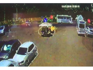 Tur Midibüsü İle Şehiriçi Toplu Taşıma Midibüsü Çarpıştı: 1 Yaralı