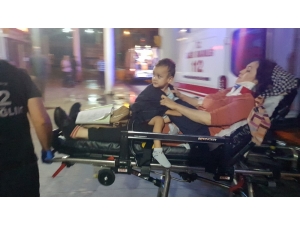 Yaralı Annesinin Kucağından İnmedi