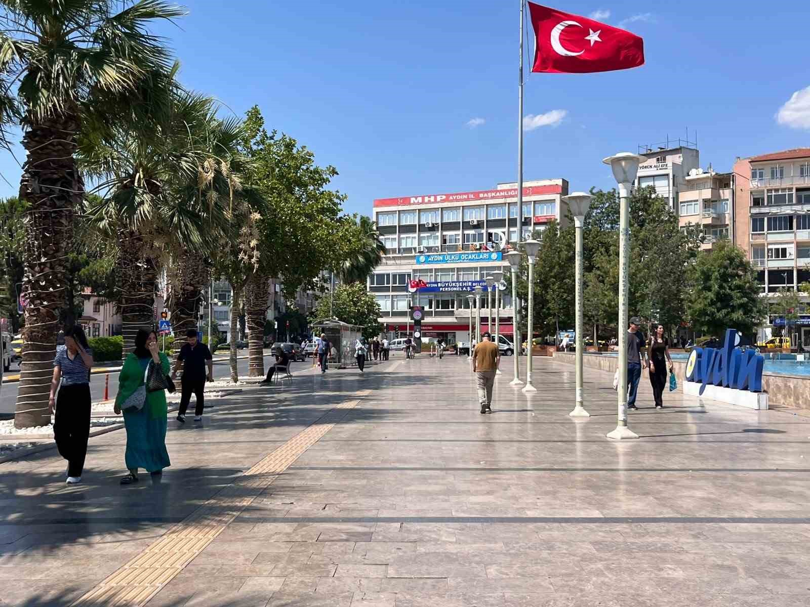 aydin-efeler-de-bunaltan-sicak-hayati-yavaslatti