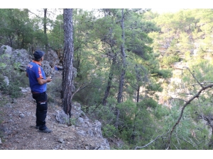 Uçurumda Erkek Cesedi Bulundu