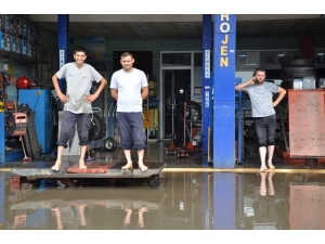 Ordu’da Sağanak Hayatı Felç Etti