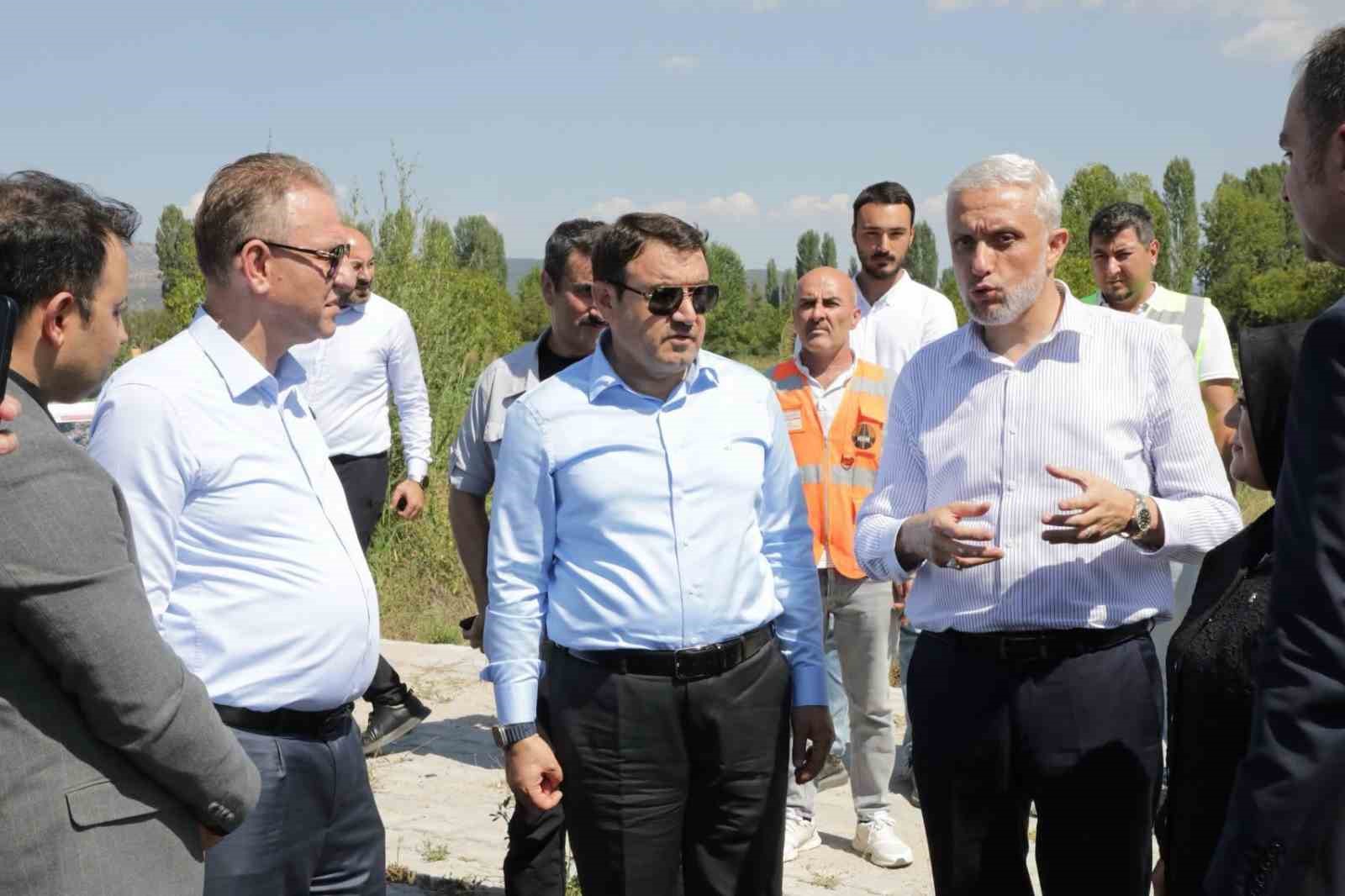 kutahya-valisi-isin-emet-simav-yolundaki-calismalari-inceledi