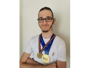 Nesibe Aydın’ın Altın Çocuğu Hadi Ertürk’ü Dünya Alkışladı