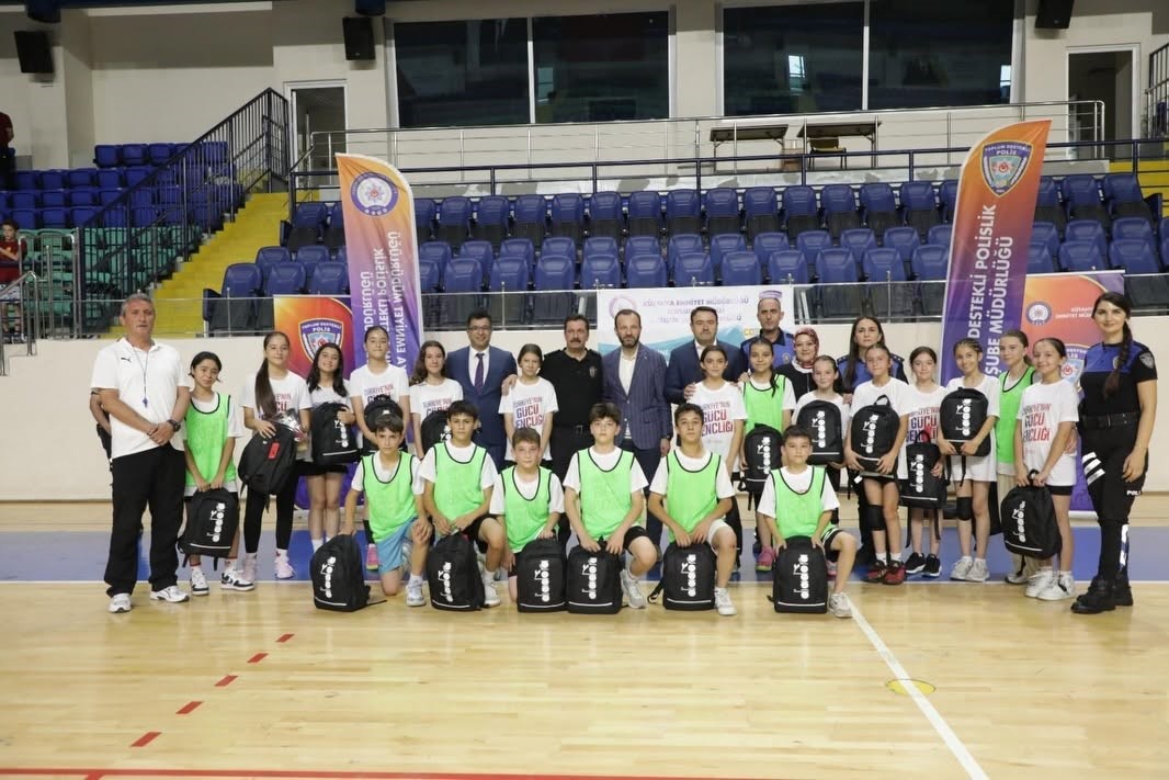 kutahya-da-cogep-projesi-kapsaminda-hentbol-kursu