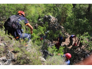 150 Metrelik Kanyondaki Ceset 4 Saate Çıkarıldı, Oğlu Kayıp Olan Baba Gözyaşlarına Hakim Olamadı