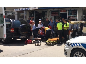 Duran Arabaya Çarpan Yaya Yaralandı