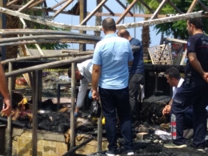 İtfaiye Ekipleri Söndürdüğü Yangın Enkazında Ceset Buldu