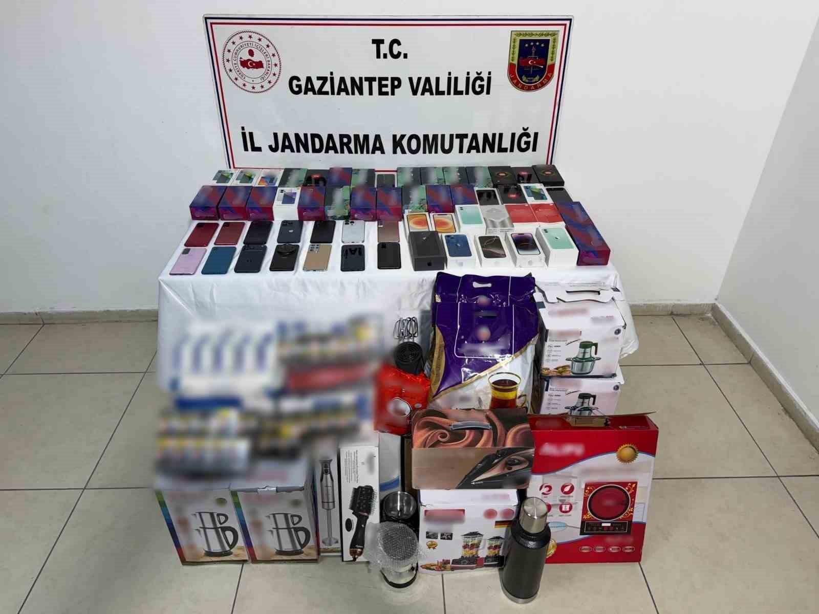 gaziantep-te-2-8-milyon-tl-lik-kacak-urun-ele-gecirildi