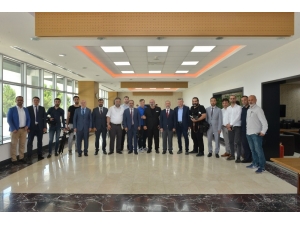 Rektör Savaşan, Basınla Buluştu