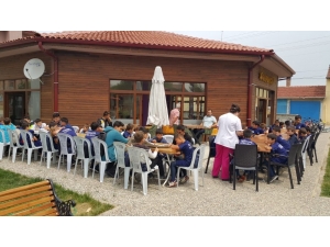 Pazaryeri Futbol Okulu Sporcularına Sağlıklı Beslenme Semineri