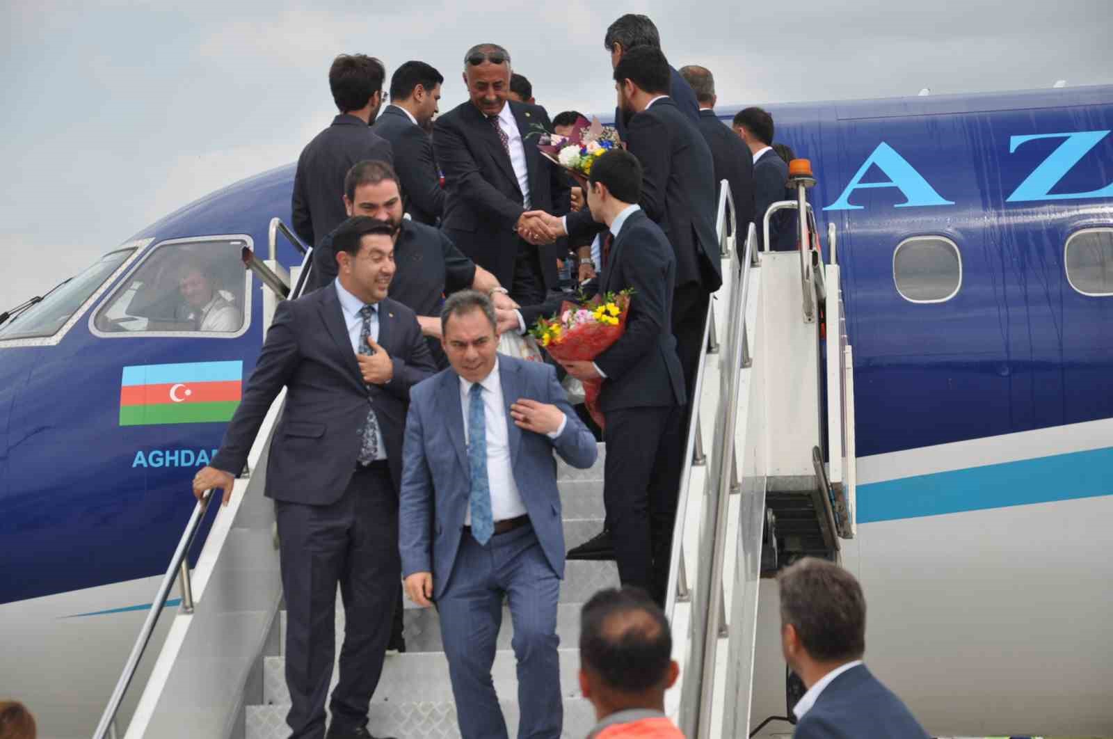 baku-kars-direkt-ucak-seferleri-basladi