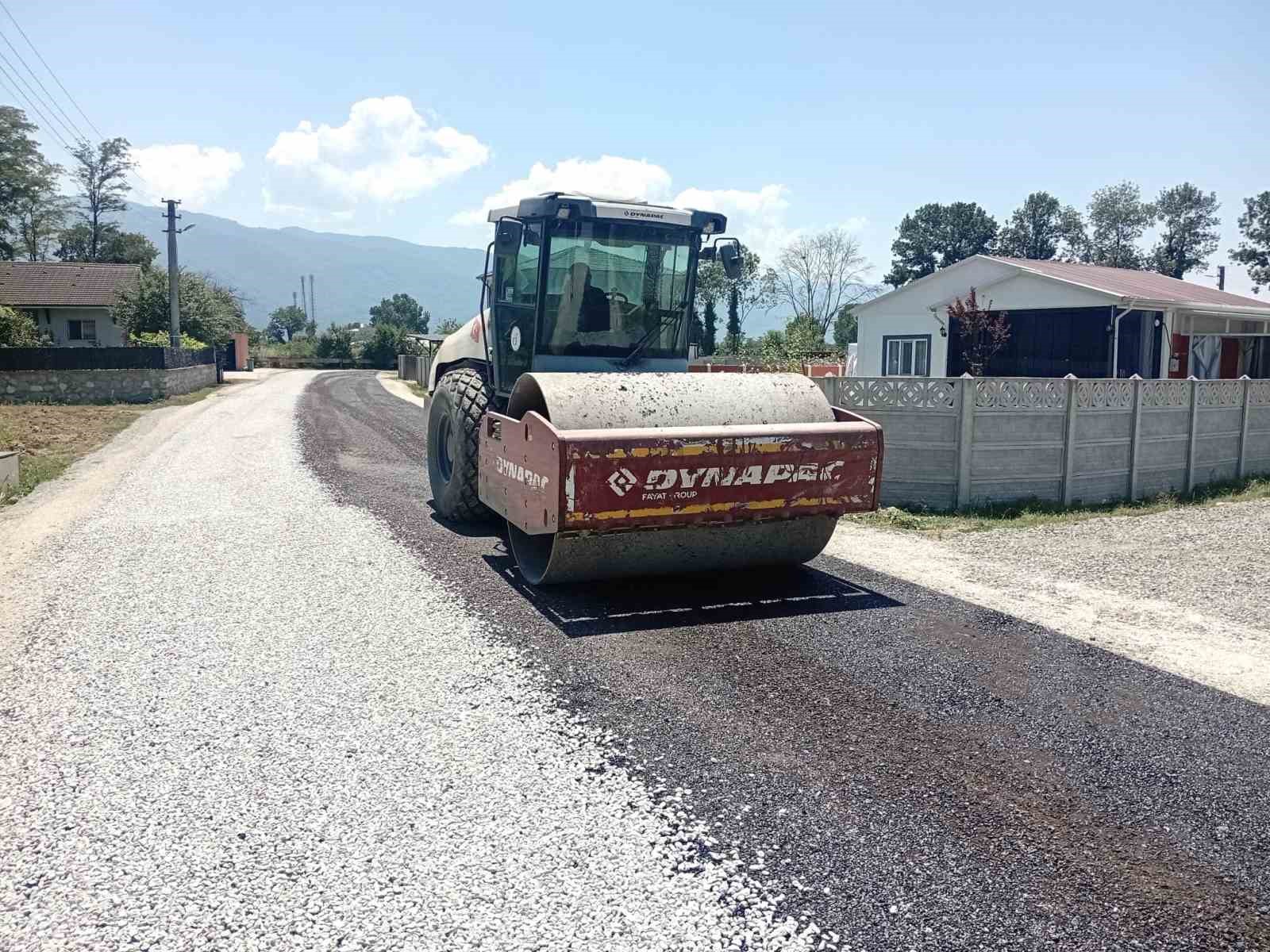 duzce-de-koylerde-sathi-kaplama-calismalari-tamamlaniyor
