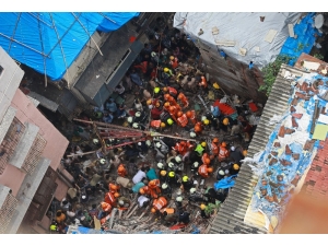 Hindistan’daki Çöken Binada Ölü Sayısı 14’e Yükseldi