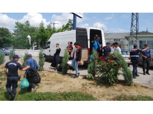 Tekirdağ’da 37 Mülteciyi Taşıyan Minibüs Kaza Yaptı