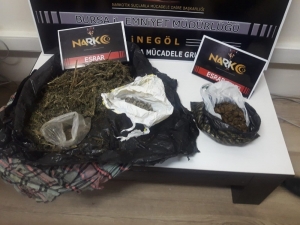 Uyuşturucu Tacirlerine Bir Darbe De Polisten