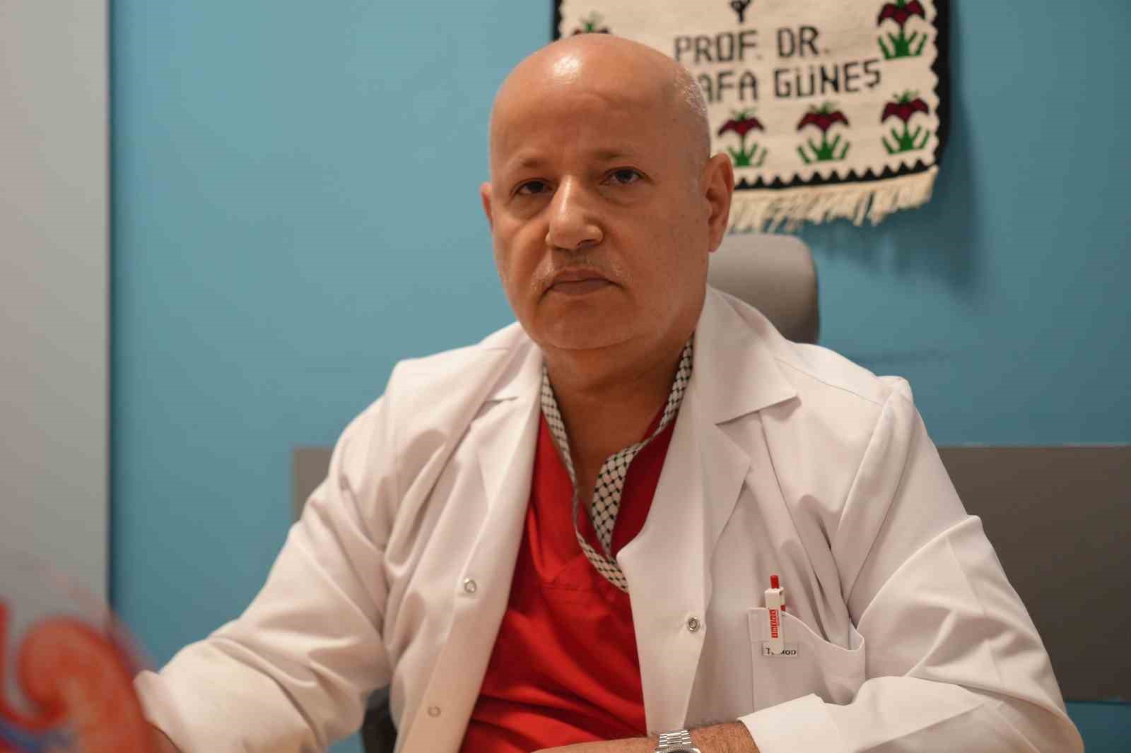 doktorlar-gozlerine-inanamadi-1-5-yil-erteledigi-ameliyatta-karnindan-dev-kitle-cikti