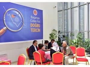 300’ün Üzerinde Öğrenci Ücretsiz Danışmanlık Hizmeti Aldı