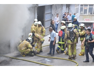 Fatih’te Suni Deri İmalathanesinde Korkutan Yangın