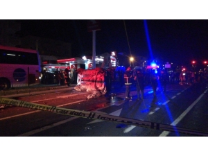 Yolcu Otobüsünün Çarptığı Otomobil Takla Atıp Karşı Şeride Geçti: 2 Yaralı