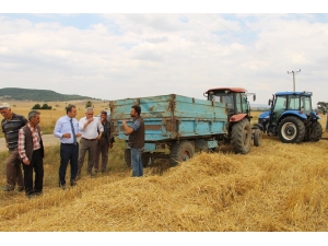 Dumlupınar’da Ürün Hasadı Yapan Biçerdöverlerde Hasat Kontrolleri Yapıldı