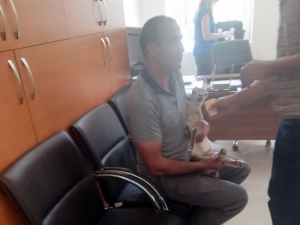 Yavru Dağ Keçisi Güvenlik Korucusu Tarafından Kurtarıldı