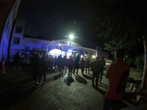 Düğünde Açılan Ateşte Seken Kurşun Gelini Yaraladı