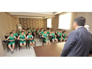 Genç Sporcular Soruyor Uzmanlar Yanıtlıyor