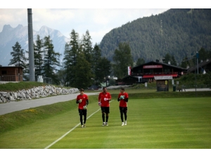 Hakan Arıkan Kampa Katıldı