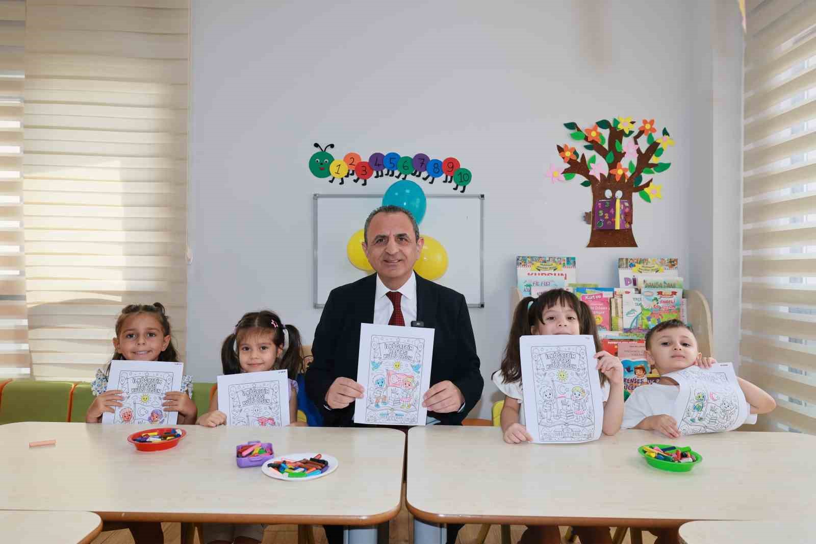 ozunal-dan-minik-yureklere-yeni-egitim-yili-ziyareti