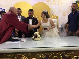 Babasından Sonra Oğlunun Da Nikahını Kıydı