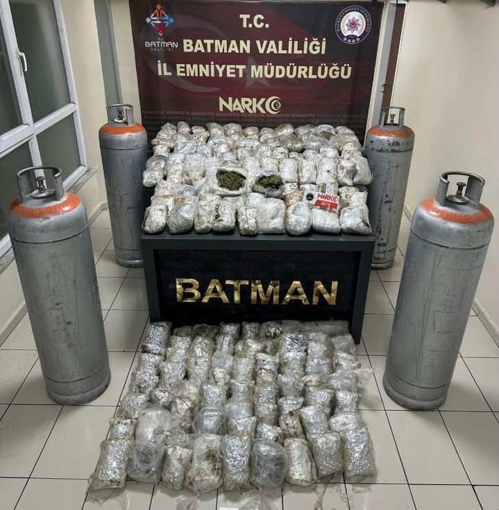 batman-da-sanayi-tuplerine-zulalanmis-87-5-kilo-skunk-ele-gecirildi