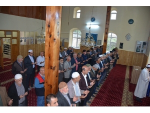 Köylüler Yağmur Duasına Çıktı